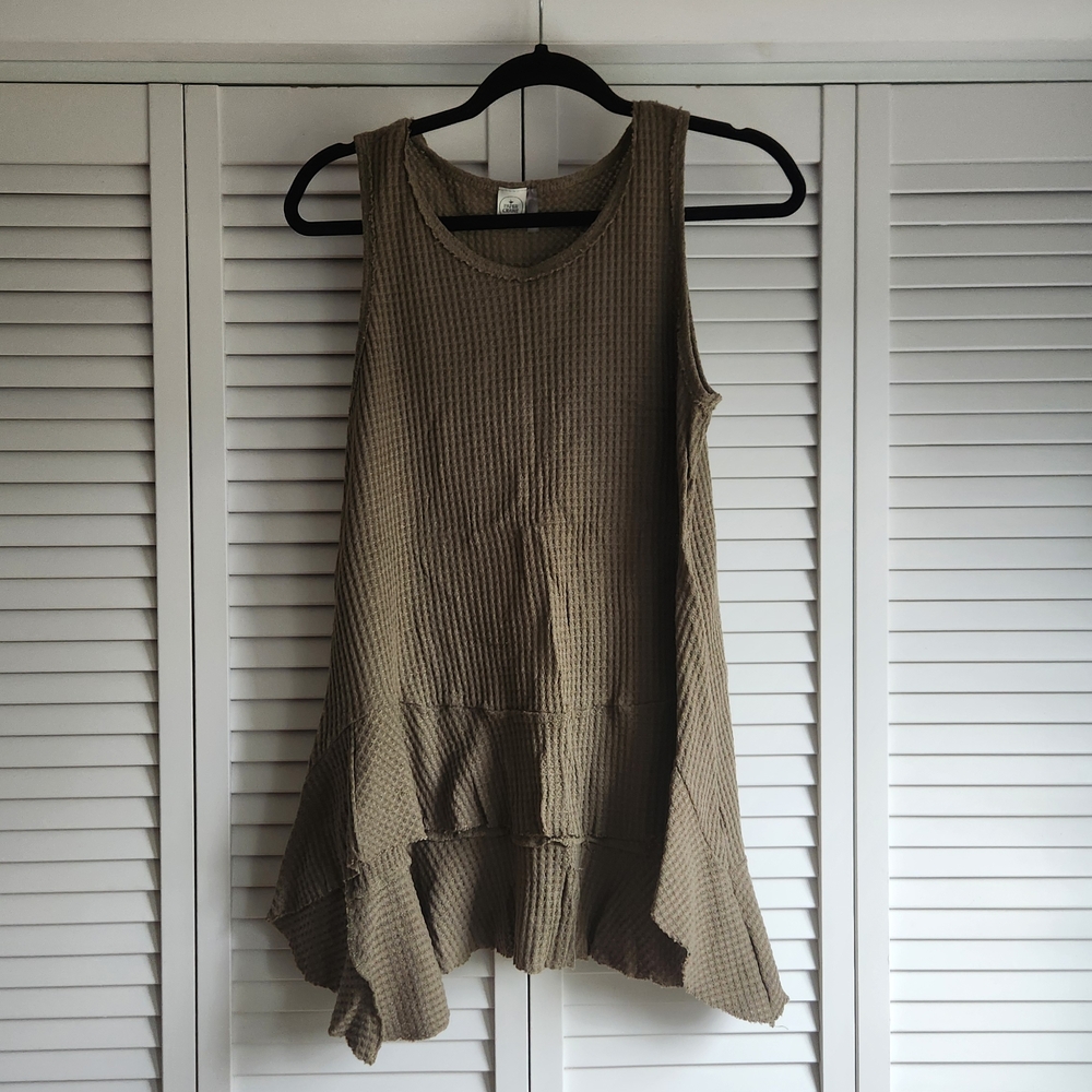 ☀️Paper Crane Olive Sleeveless Top